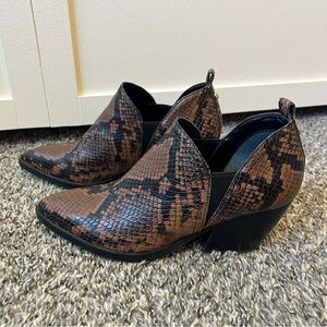 Marc Fisher Women’s‎ Dalaran Snakeskin Leather Booties Boots Size 7